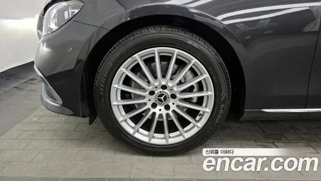 Mercedes-Benz E-Class E250, миниатюра 10