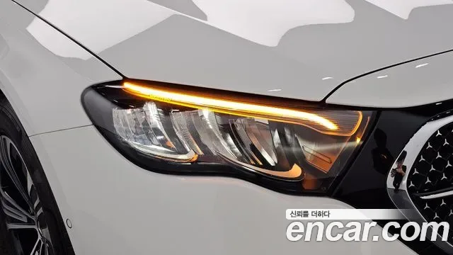 Mercedes-Benz E-Class E200, миниатюра 20