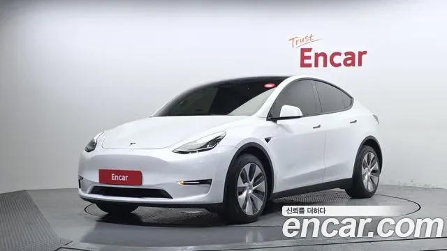 Tesla Y AWD