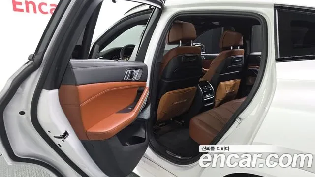 BMW X6 M50i, миниатюра 10