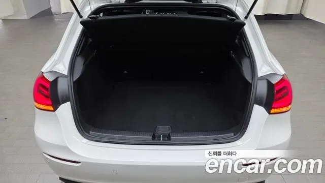 Mercedes-Benz A-Class A220, миниатюра 13
