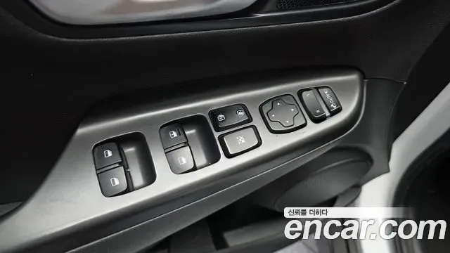 Hyundai Kona бензин 2.0 2WD, миниатюра 12