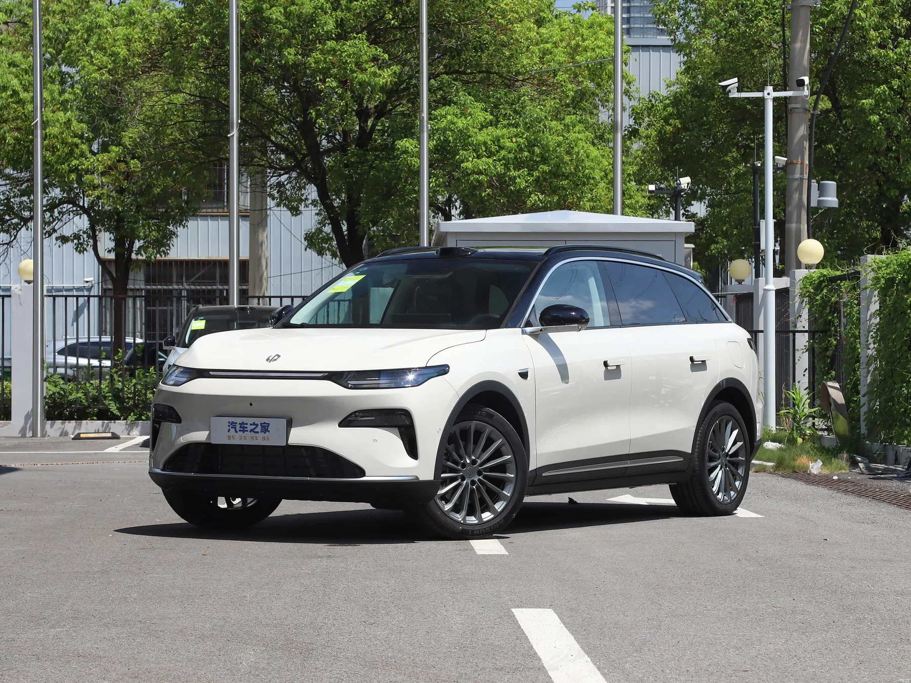 Leapmotor C11