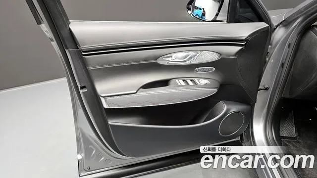 Genesis GV70 2.5T бензин AWD ( ), миниатюра 18