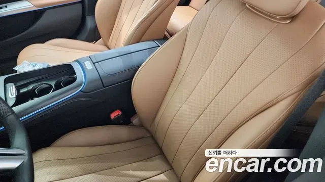 Mercedes-Benz E-Class E200 AMG Line, миниатюра 8