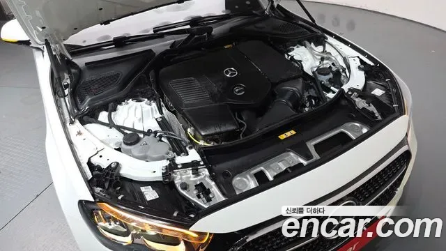Mercedes-Benz E-Class E200, миниатюра 9
