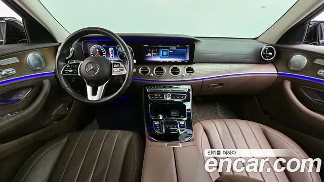 Mercedes-Benz E-Class E300 4MATIC, миниатюра 28