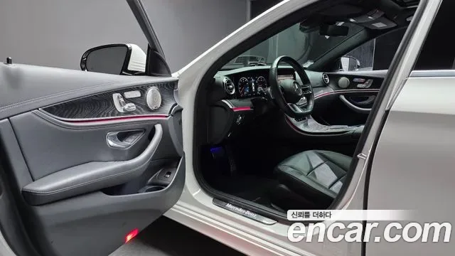 Mercedes-Benz E-Class E220d 4MATIC AMG Line, миниатюра 7