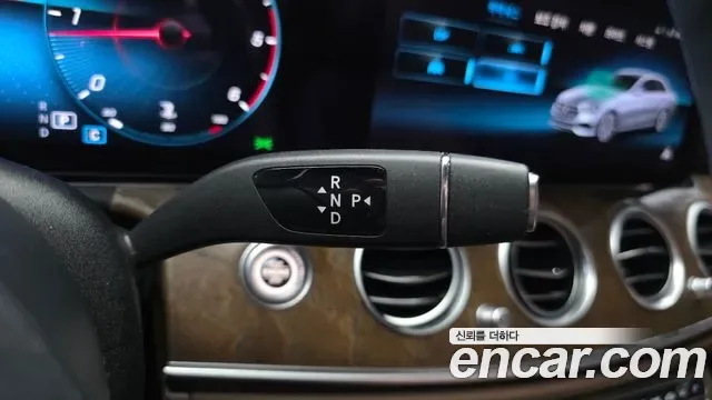Mercedes-Benz E-Class E220d 4MATIC, миниатюра 17