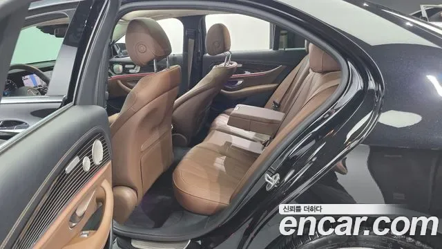 Mercedes-Benz E-Class E450 4MATIC, миниатюра 11