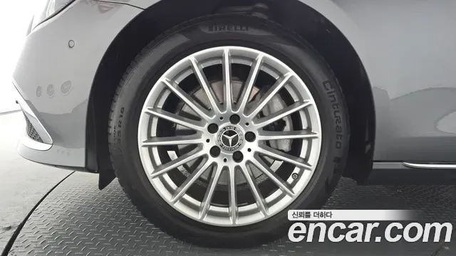 Mercedes-Benz E-Class E250, миниатюра 10