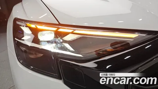Audi Q8 55 TFSI Premium, миниатюра 5