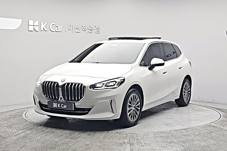BMW 2 (U06) 220i