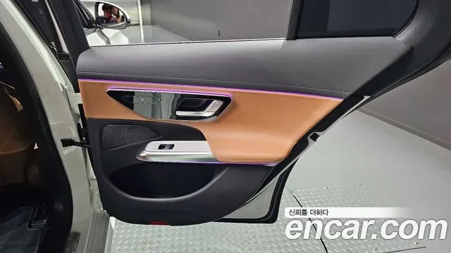 Mercedes-Benz E-Class E200, миниатюра 21