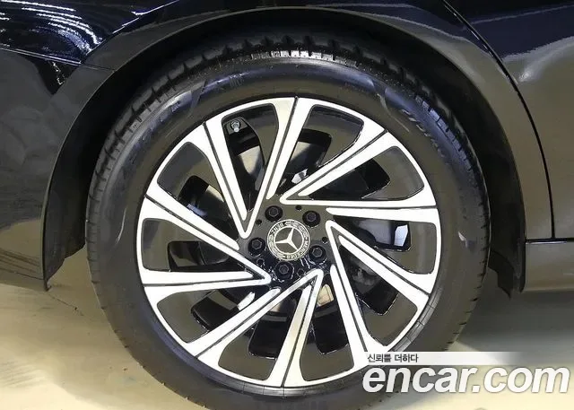 Mercedes-Benz E-Class E300 4MATIC, миниатюра 16