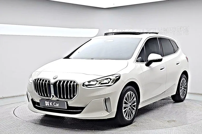 BMW 2 (U06) 220i