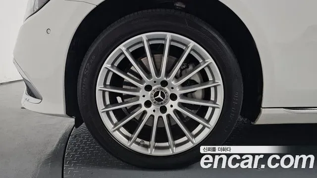 Mercedes-Benz E-Class E220d 4MATIC, миниатюра 12