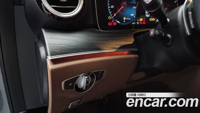 Mercedes-Benz E-Class E250, миниатюра 8
