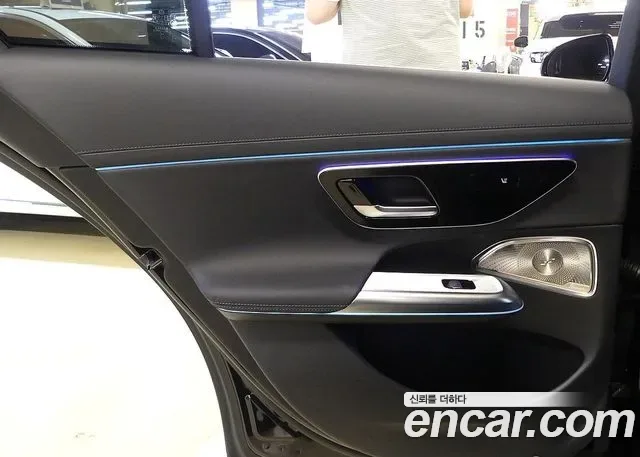Mercedes-Benz E-Class E300 4MATIC, миниатюра 18