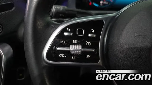 Mercedes-Benz A-Class A200d, миниатюра 21
