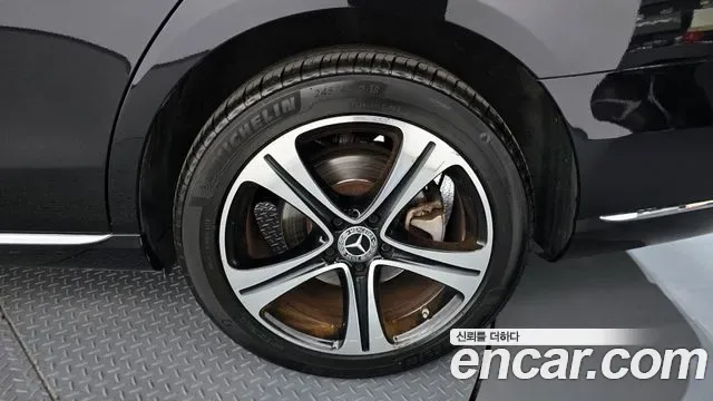 Mercedes-Benz E-Class E300 4MATIC, миниатюра 27