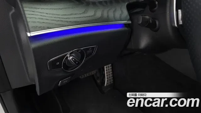 Mercedes-Benz E-Class E220d 4MATIC AMG Line, миниатюра 28