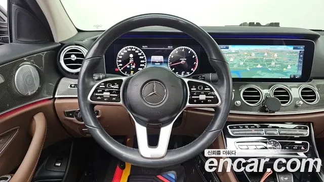 Mercedes-Benz E-Class E300 4MATIC AMG Line, миниатюра 6
