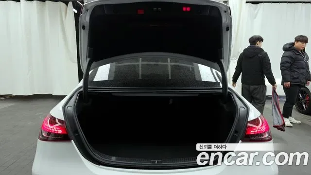 Mercedes-Benz E-Class E250, миниатюра 19