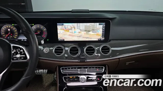 Mercedes-Benz E-Class E300 4MATIC AMG Line, миниатюра 17