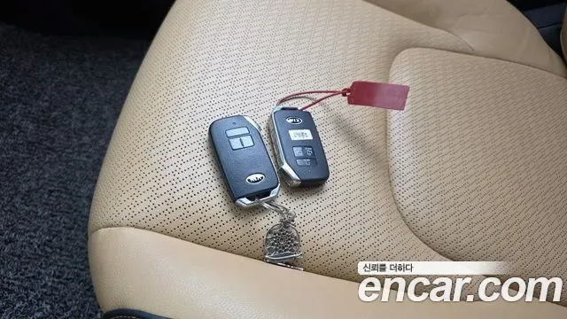 Kia Carnival дизель 9 мест, миниатюра 3