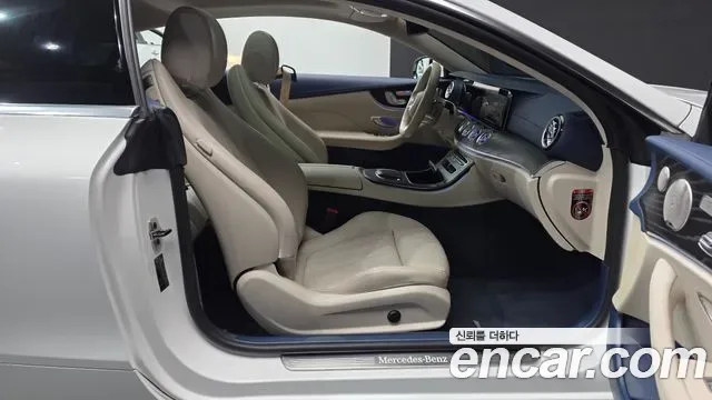 Mercedes-Benz E-Class E300d 4MATIC, миниатюра 16