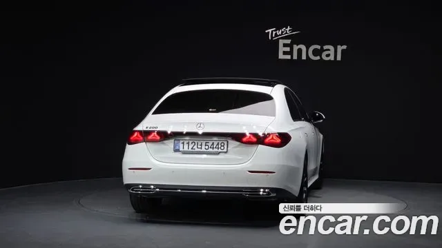 Mercedes-Benz E-Class E200, миниатюра 10