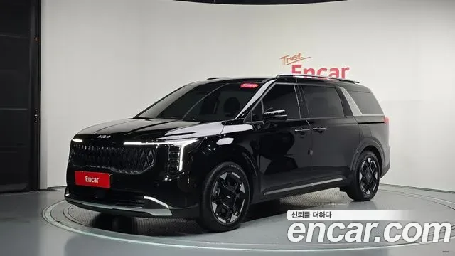 Kia Carnival бензин 7 мест Signature