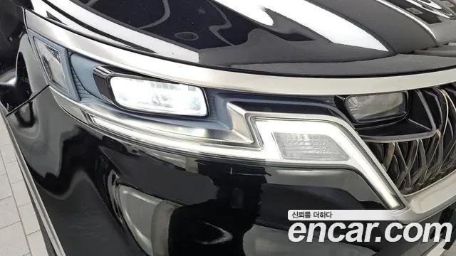 Kia Carnival дизель 9 мест, миниатюра 9