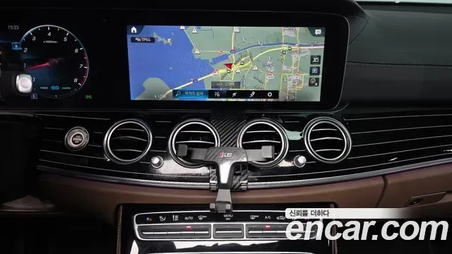 Mercedes-Benz E-Class E450 4MATIC, миниатюра 6