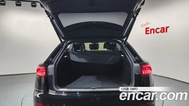 Audi Q8 45 TDI Premium, миниатюра 14