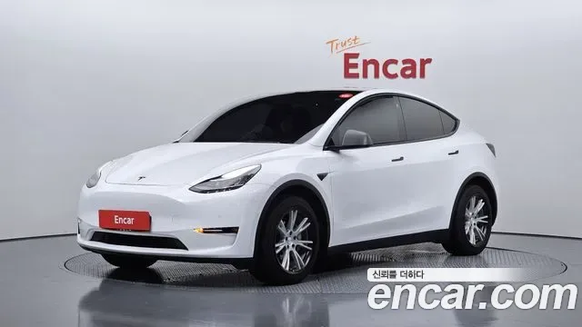 Tesla Y AWD