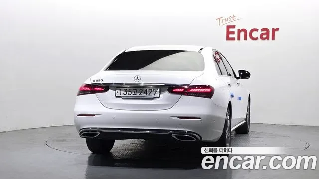 Mercedes-Benz E-Class E250, миниатюра 16