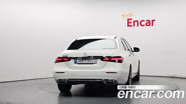 Mercedes-Benz E-Class E250, миниатюра 6