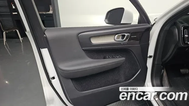 Volvo XC40 T4, миниатюра 22