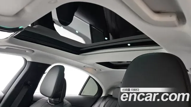Mercedes-Benz E-Class E200, миниатюра 18