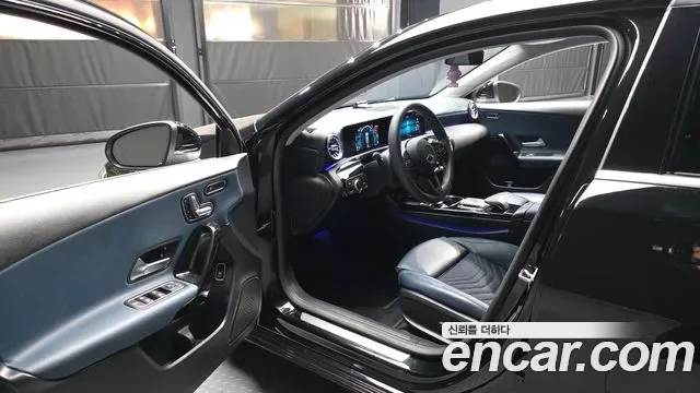 Mercedes-Benz A-Class A220, миниатюра 15