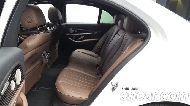 Mercedes-Benz E-Class E450 4MATIC, миниатюра 8