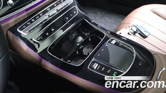 Mercedes-Benz E-Class E450 4MATIC, миниатюра 18