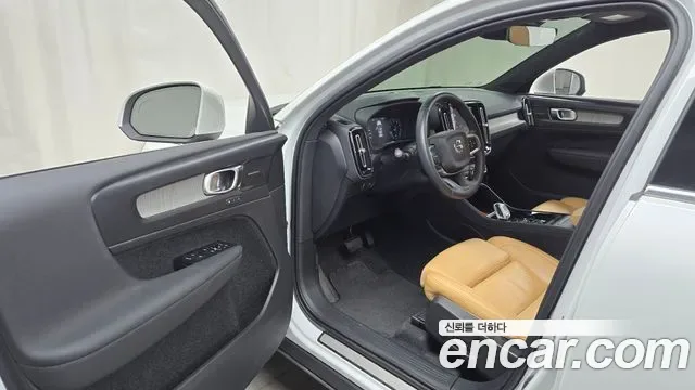 Volvo XC40 B4, миниатюра 17