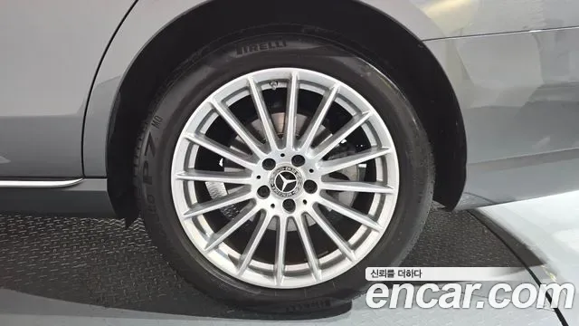 Mercedes-Benz E-Class E250, миниатюра 28
