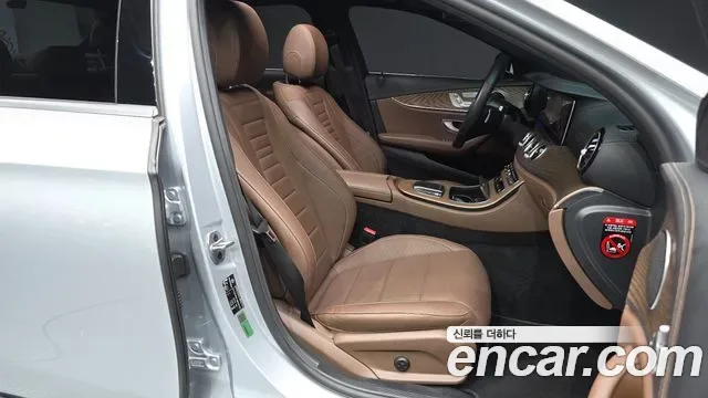 Mercedes-Benz E-Class E250, миниатюра 25