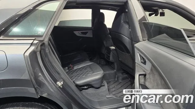 Audi Q8 55 TFSI Premium, миниатюра 16