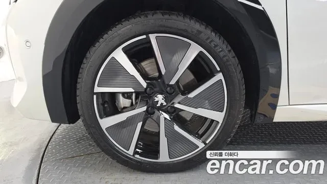 Peugeot E-208 GT Line, миниатюра 13