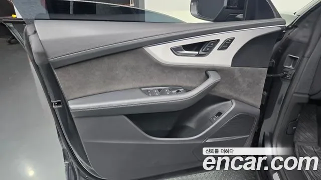 Audi Q8 55 TFSI Premium, миниатюра 8